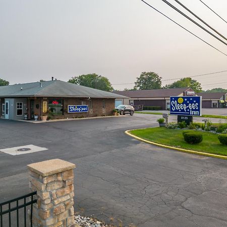 Sleep-Ees Inn, Saginaw & Frankenmuth Exteriör bild
