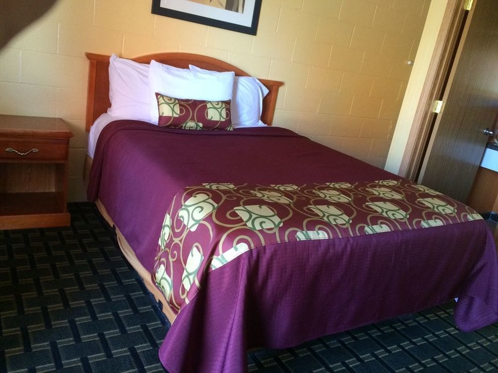 Sleep-Ees Inn, Saginaw & Frankenmuth Rum bild