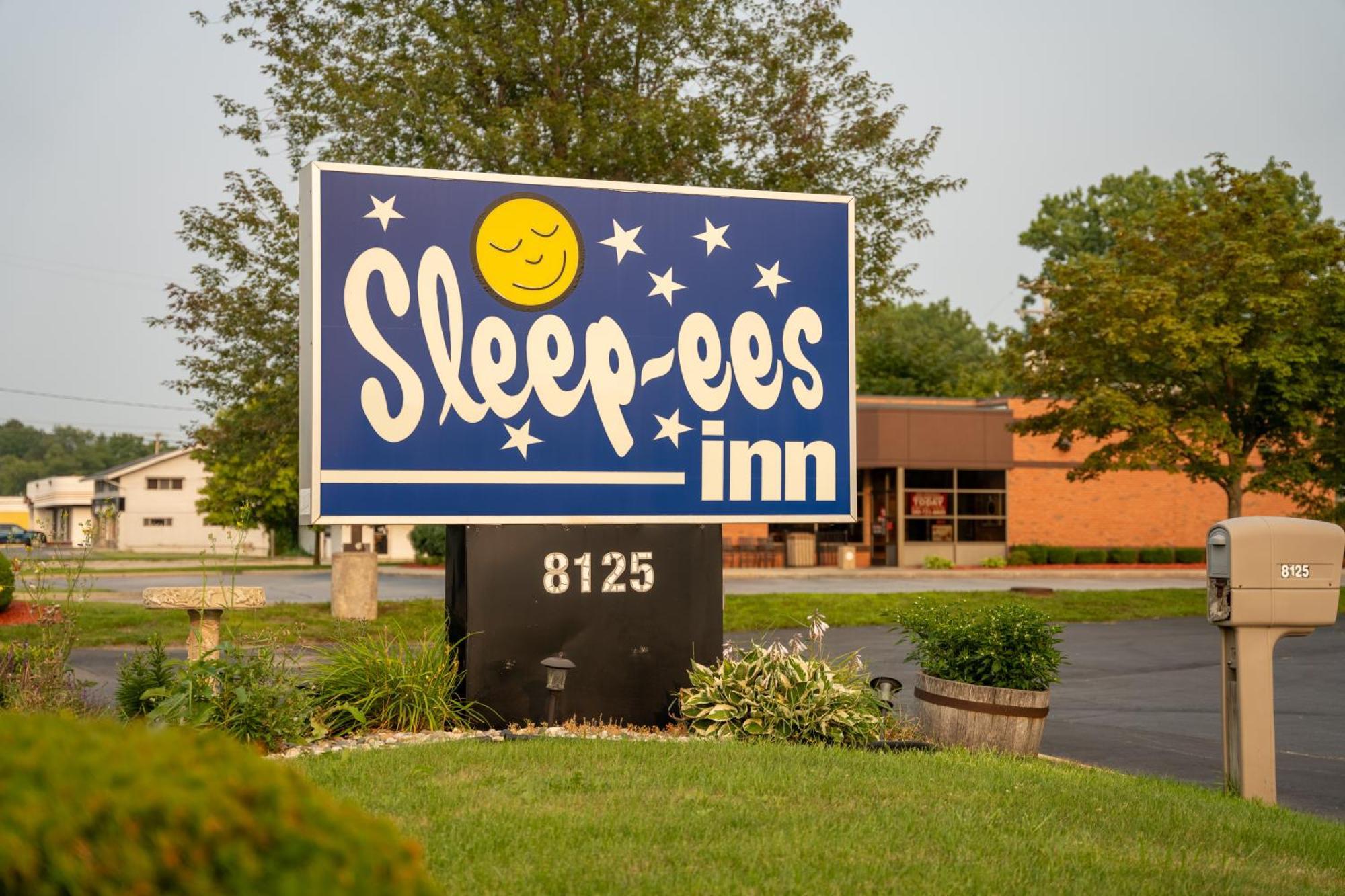 Sleep-Ees Inn, Saginaw & Frankenmuth Exteriör bild