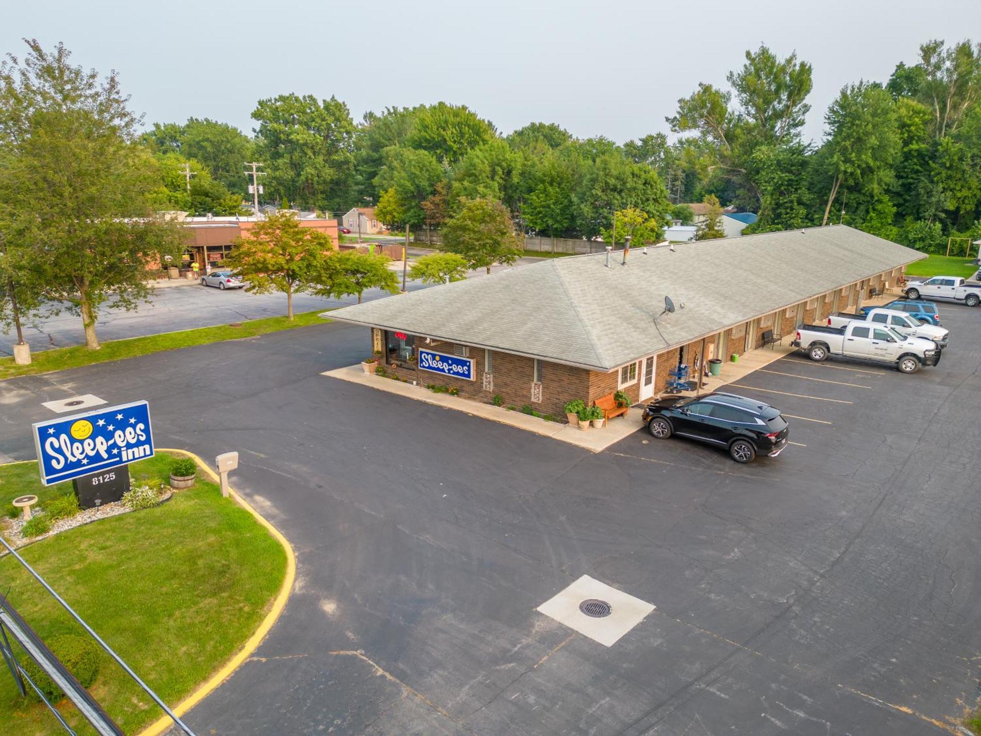 Sleep-Ees Inn, Saginaw & Frankenmuth Exteriör bild