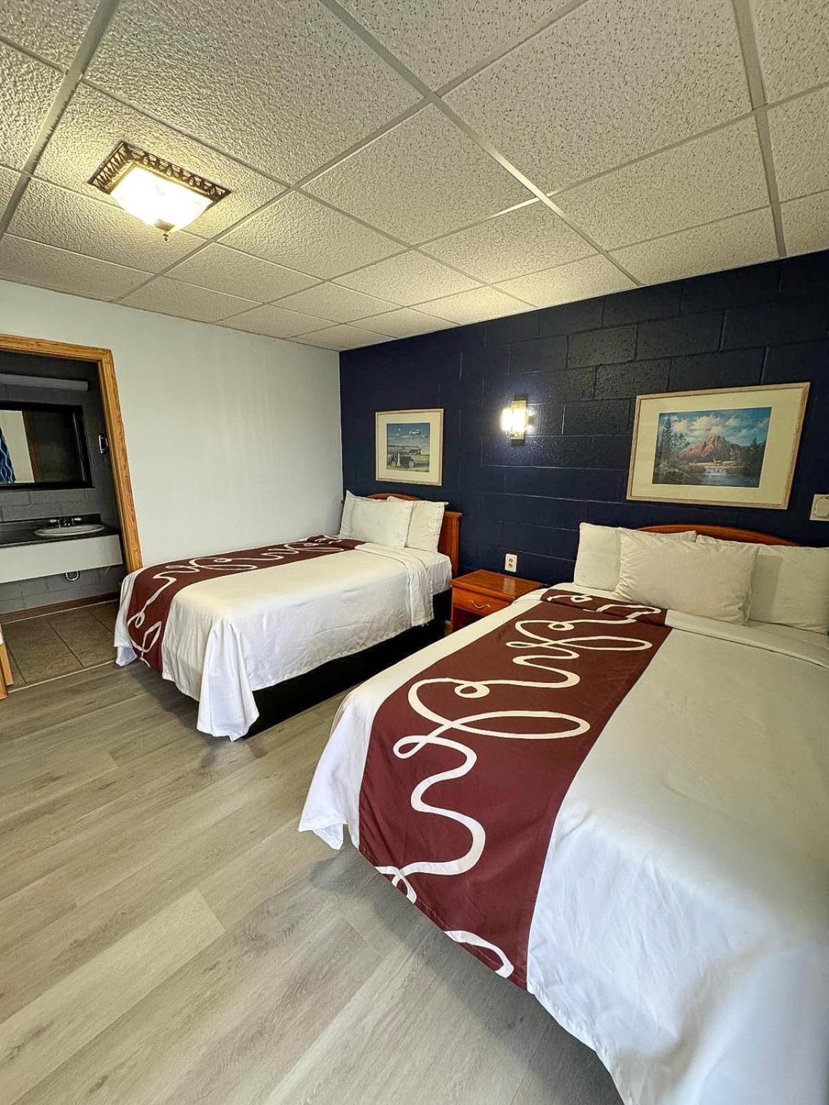 Sleep-Ees Inn, Saginaw & Frankenmuth Exteriör bild
