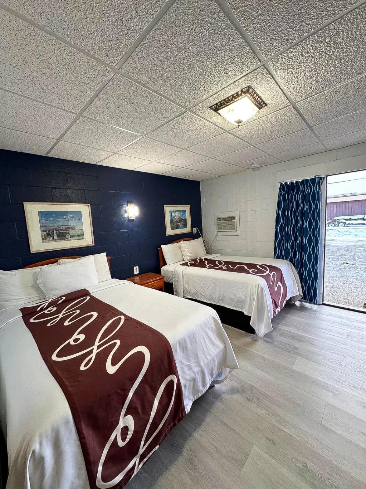 Sleep-Ees Inn, Saginaw & Frankenmuth Exteriör bild